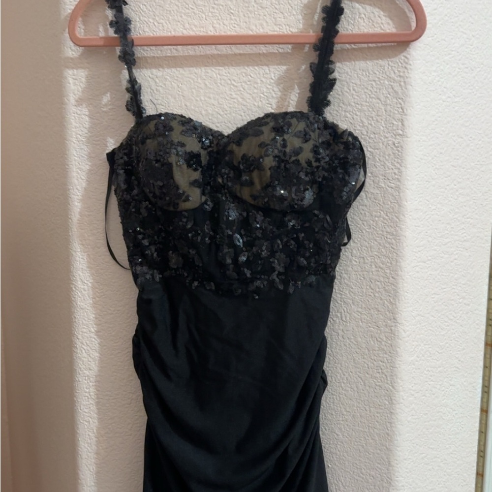 Elegant Black Sequin Prom Dress